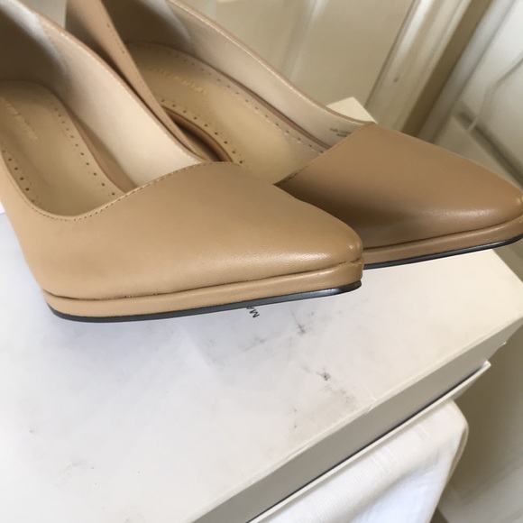 New! Gorgeous pumps with subtle platform - Picture 4 of 6